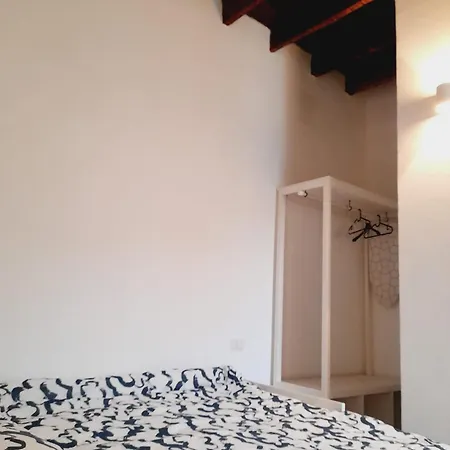 Apartment Flat In Milano, Isola
