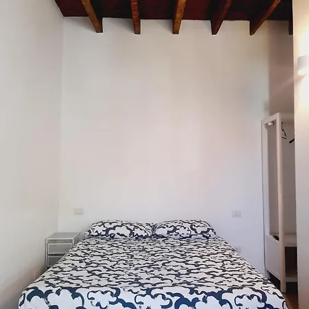 Flat In Milano, Isola Daire Milano